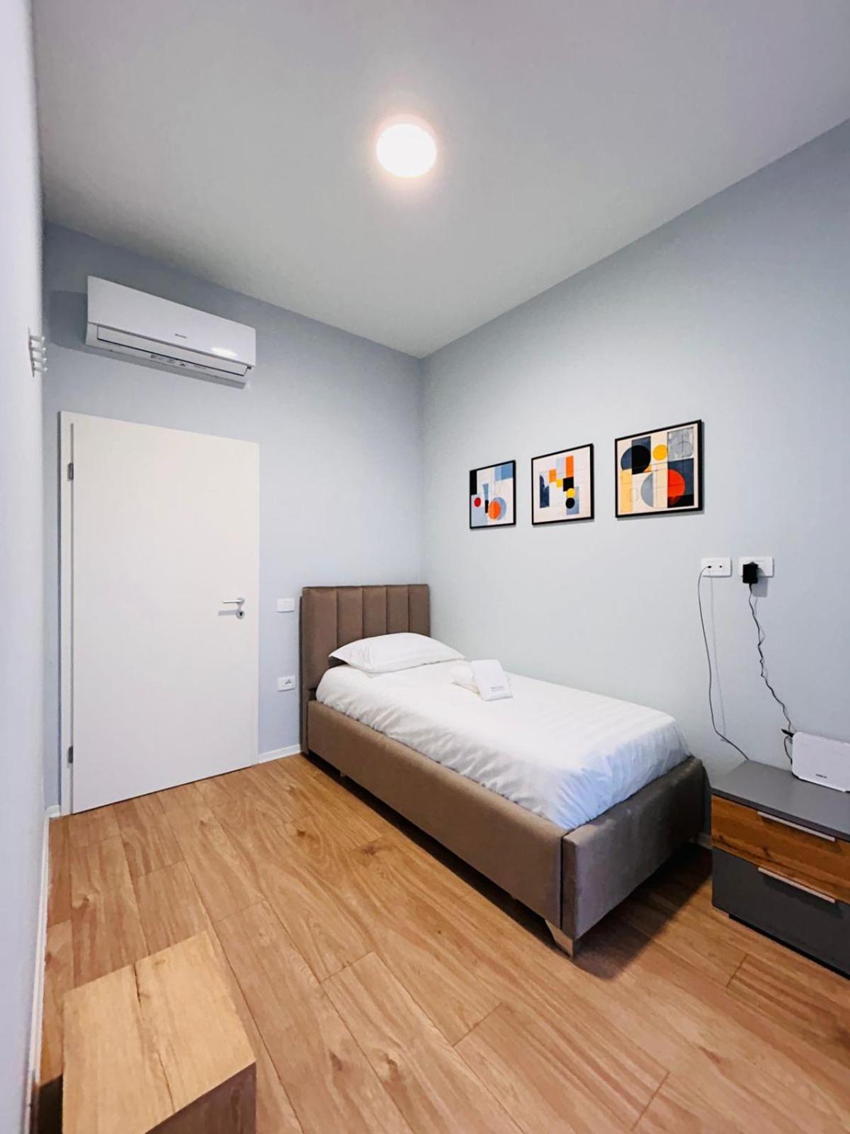 Picasso Apartment Tirana Exterior photo