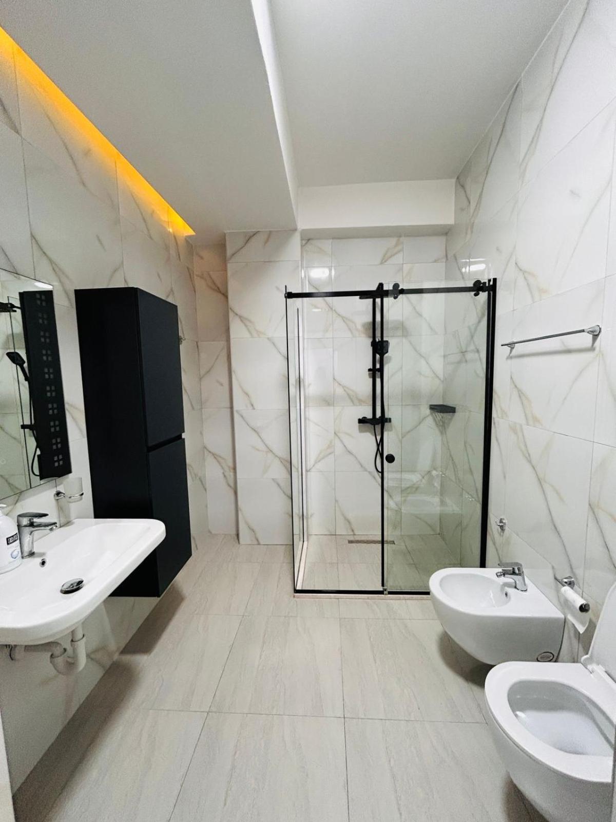 Picasso Apartment Tirana Exterior photo